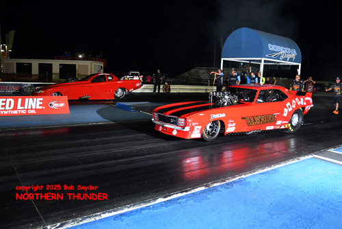 Casey Geeslin - 'The Gambler' (near lane) vs 
Jesse Clark - 'No Name' (far lane)